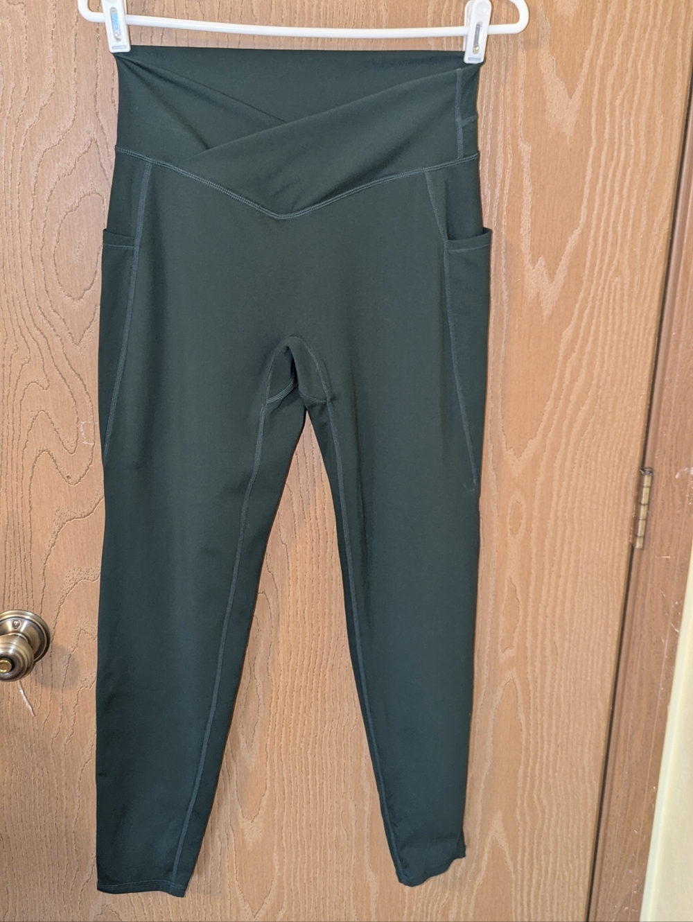 Great Condition! Aojox Emerald Green Leggings  - Size Large